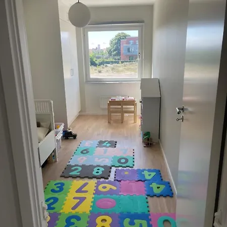 New 4 Bedroom In Lägenhet