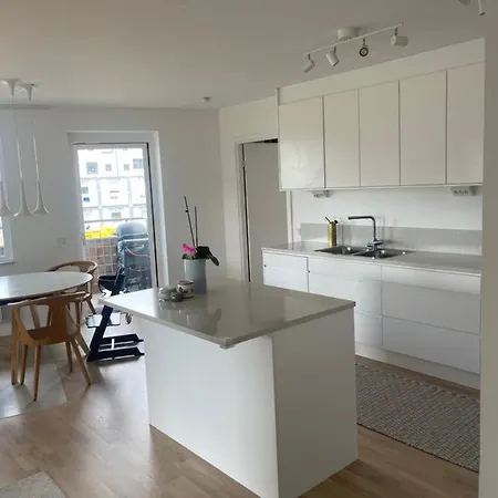 Lägenhet New 4 Bedroom In *