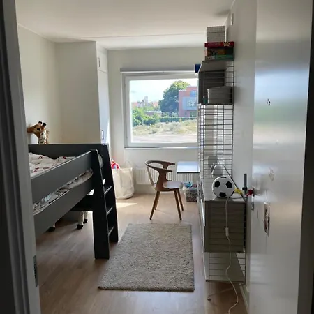 New 4 Bedroom In Lägenhet *