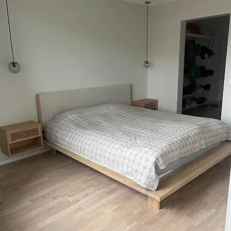 New 4 Bedroom In Apartment *